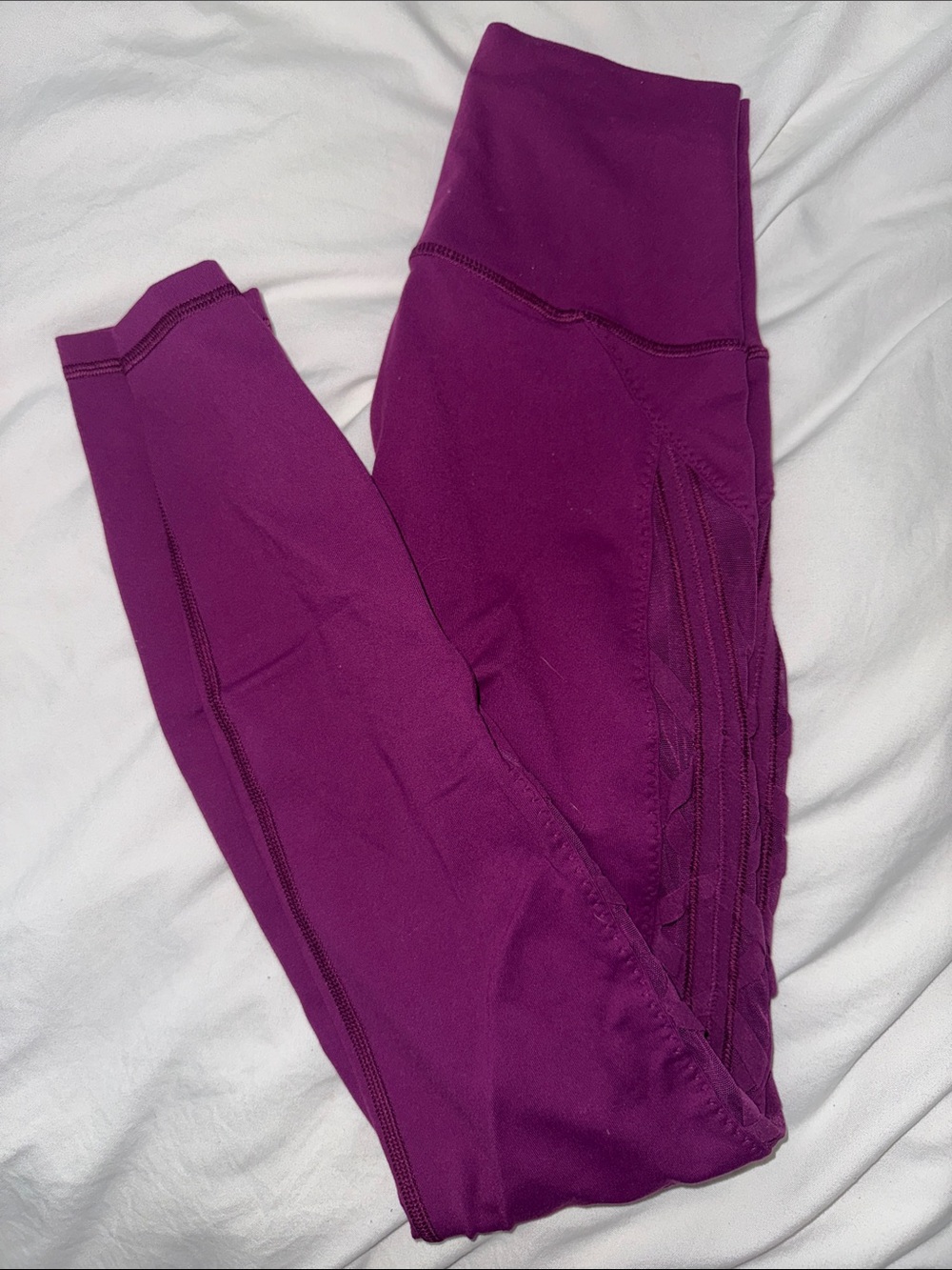 Lululemon magenta ribbon leggings